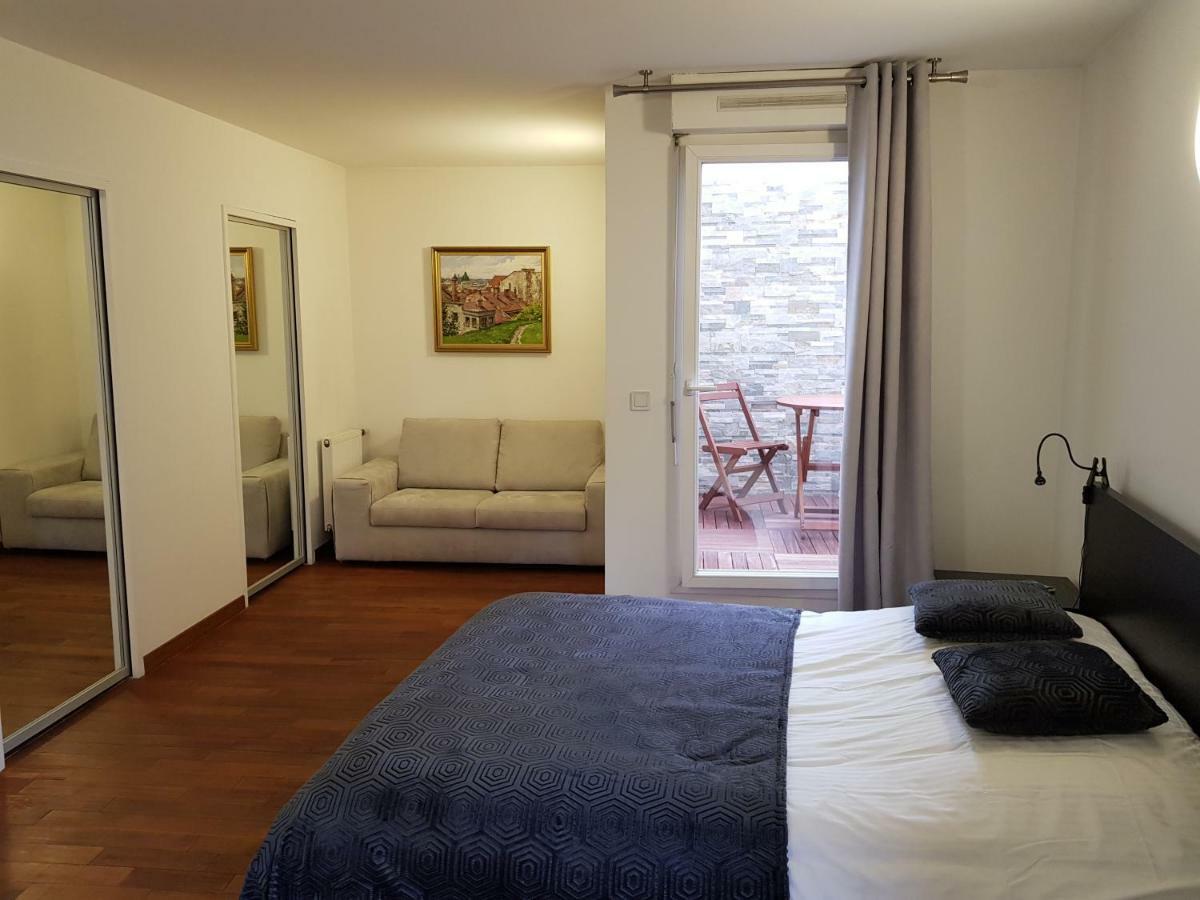 Appartement Le Vinci La Defense กูร์เบอวัวร์ ภายนอก รูปภาพ